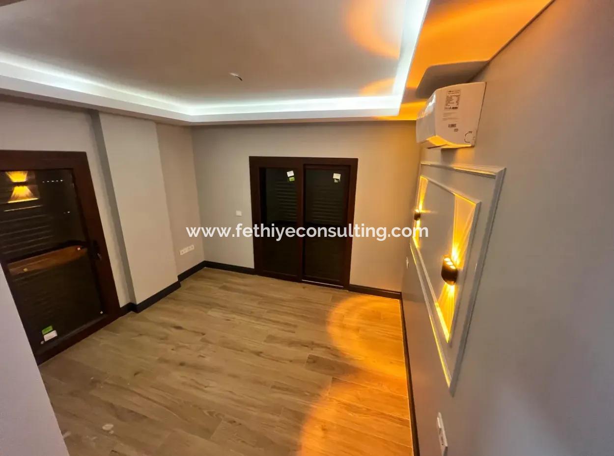 Herrlicher Blick Auf Die Natur Freistehender Garten Mit Parkplatz, Pool Mit Swimmingpool, 3 Zimmer, 4 Bäder, Ultra-Luxusvilla Zum Verkauf, 3 Etagen Auf Einem 500M2 Großen Grundstück