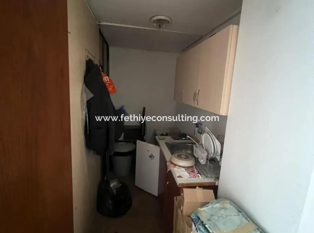 Geschäft Zum Verkauf 90M2 An Der Hauptstraße Im Zentrum Von Armutalan, Marmaris