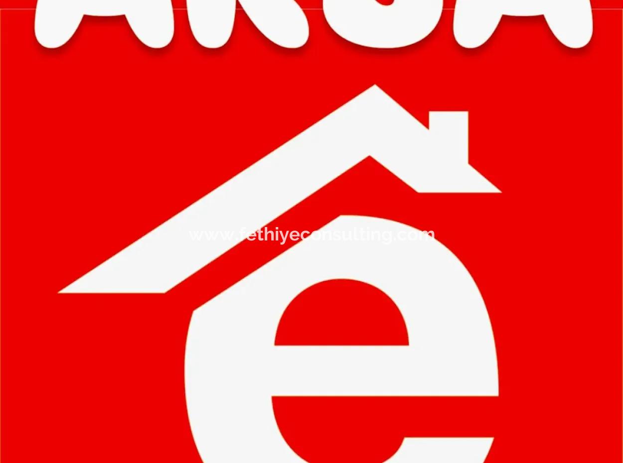 Die Zum Verkauf Stehende Insel Im Golf Von Gökova Im Bezirk Marmaris Hat Eine Grundstücksfläche Von 365000M2 Und Es Befindet Sich Ein Eingetragenes Haus Darin.