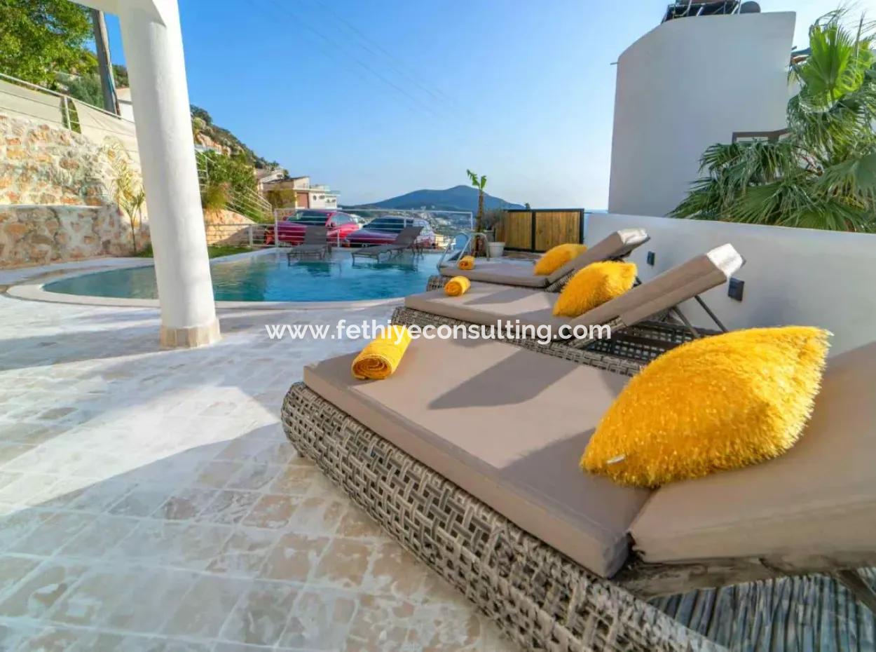 Eine Freistehende Villa Zum Verkauf Mit Einem Herrlichen Pool Mit Meerblick In Kalkan Ist Eine Maßgeschneiderte Villa