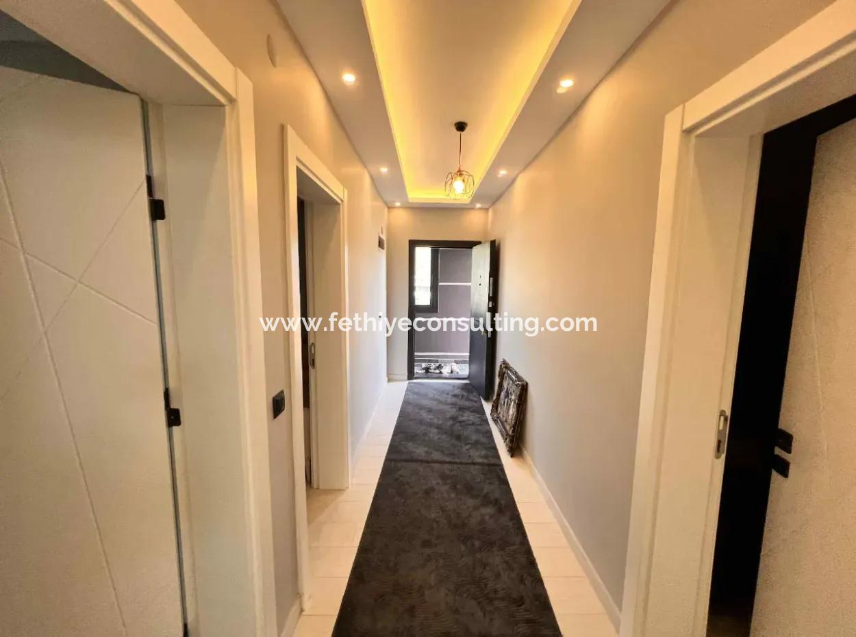 Tolles Portfolio! Die Einzigartige Natur Von Marmaris Und Seine Lage In Der Nähe Des Zentrums. 5 Einheiten Von 2 1 Voll Möblierten Wohnungen, Die Für Die Vermietung Von Unternehmen Im Gebäude Geeignet Sind