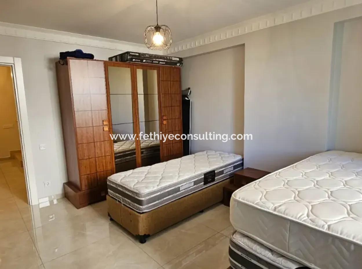 Camiavlu Neighborhood 3 1 Rückwärtsduplex Zum Verkauf Auf Einem Sicheren Gelände Mit Pool