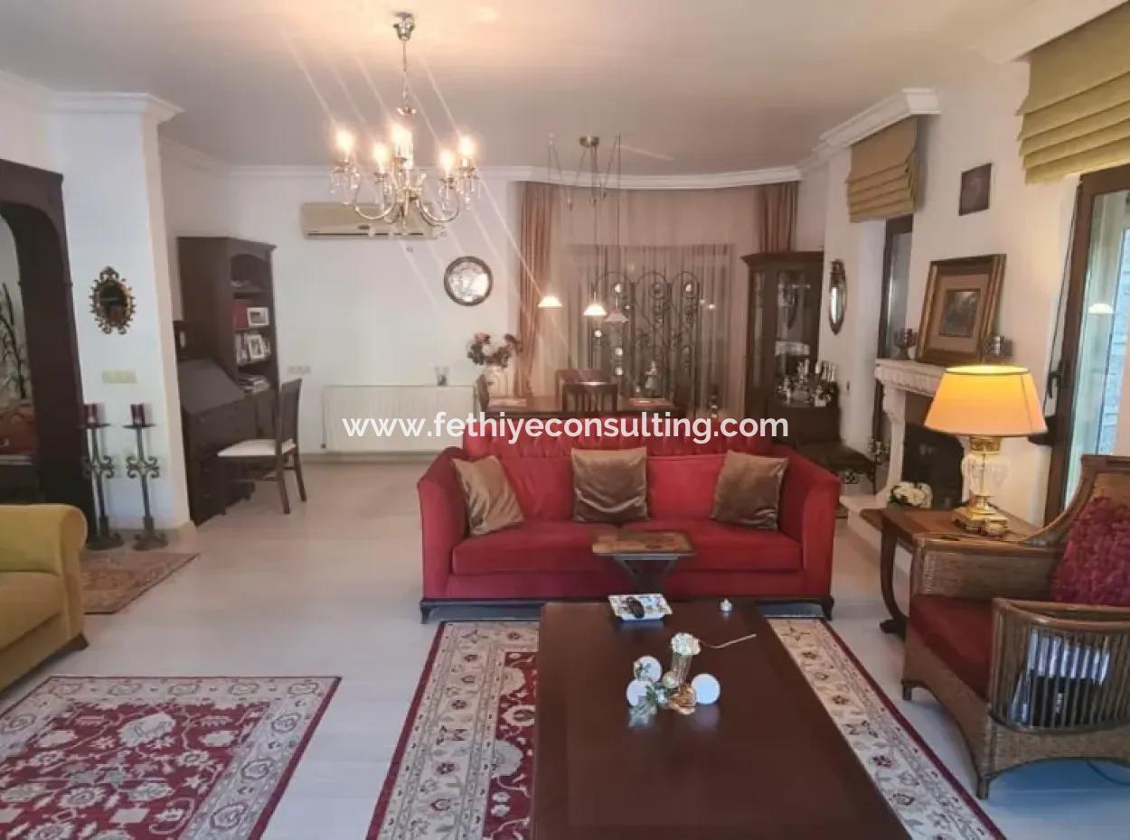 Villa For Sale In Armutalan, Marmaris With A Fully Detached Garden And Pool