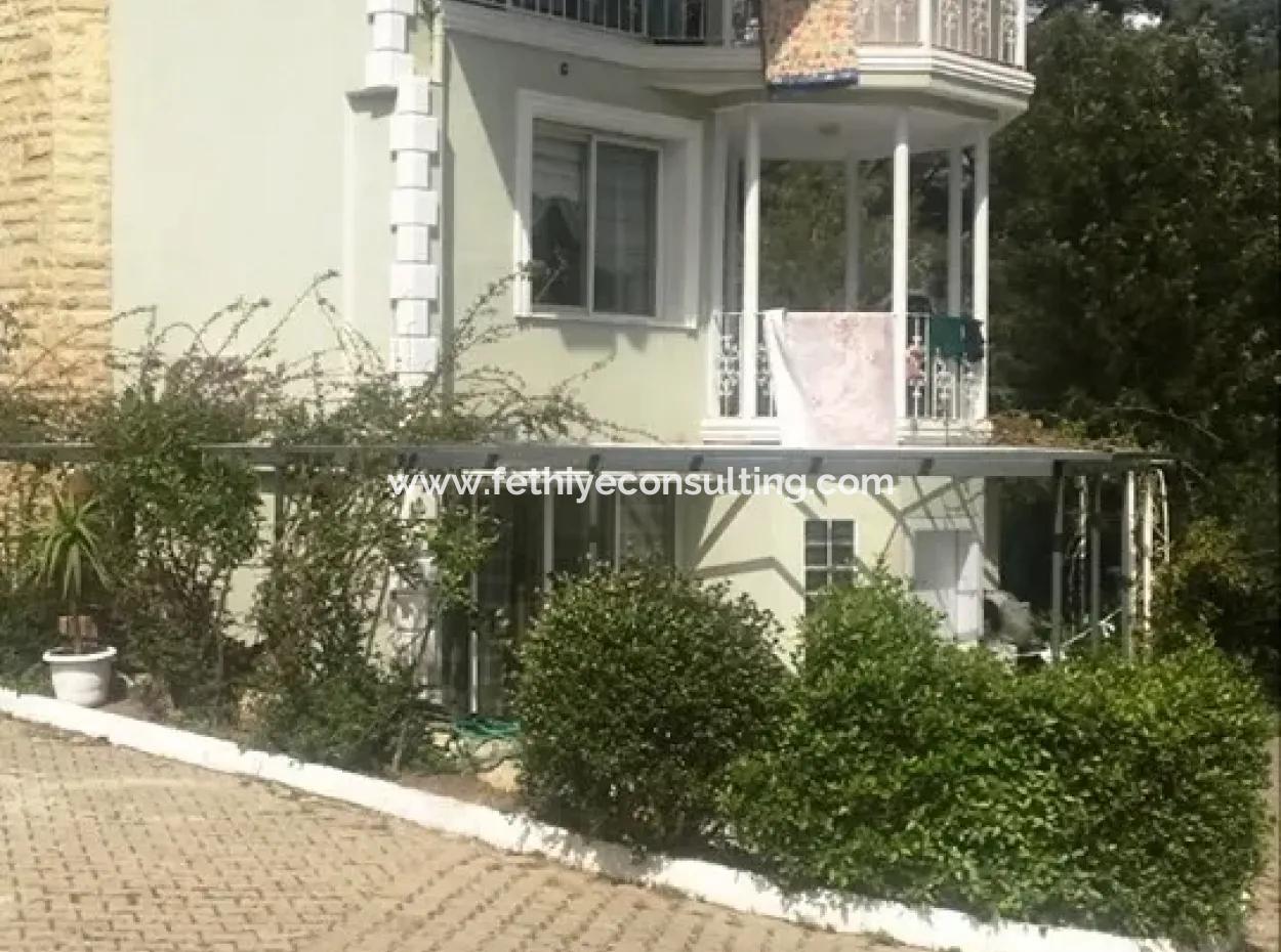 Marmaris Beldibi Mevkiinde 4 Oda 2 Salon 240 M2 Forleks Bahçeli Villa Satılık.olimpik Yüzme Havuzu Mevcuttur.