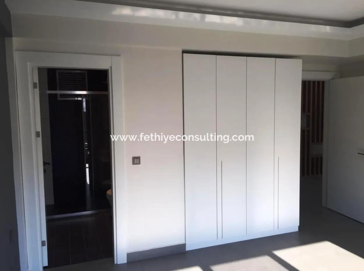 Marmaris İlçesi Beldibi Mahallesinde Satılık Müstakil Havuzlu 4 Oda 2 Salon 220 M2 Havuzlu Akıllı  Villa