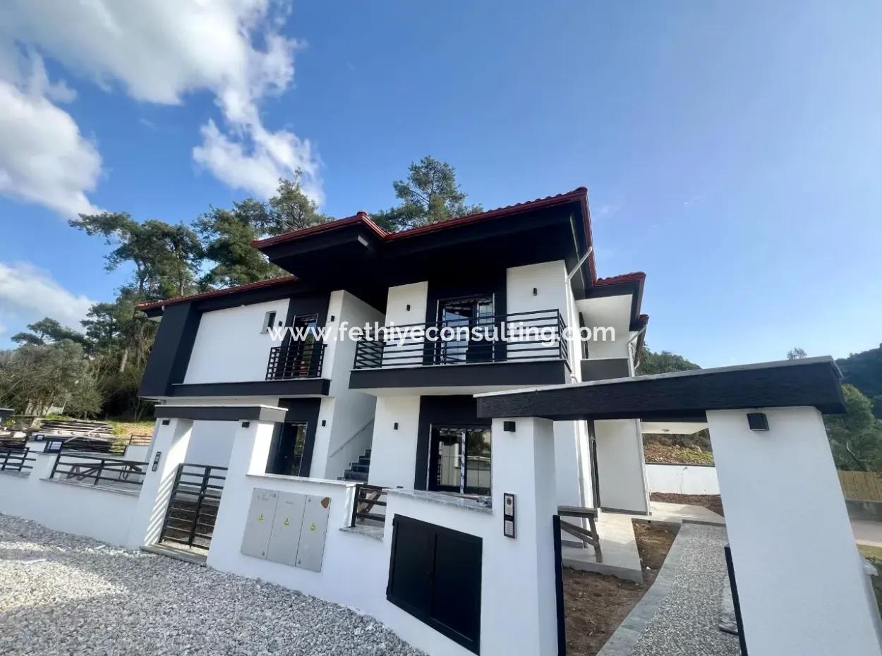 Akyaka Kitesurf,E Yakın Denize 2.5 Km Mesafede 3 Oda 1 Salon Müstakil Bahçeli Yüzme Havuzlu Otoparklı Satılık Daire 120M2