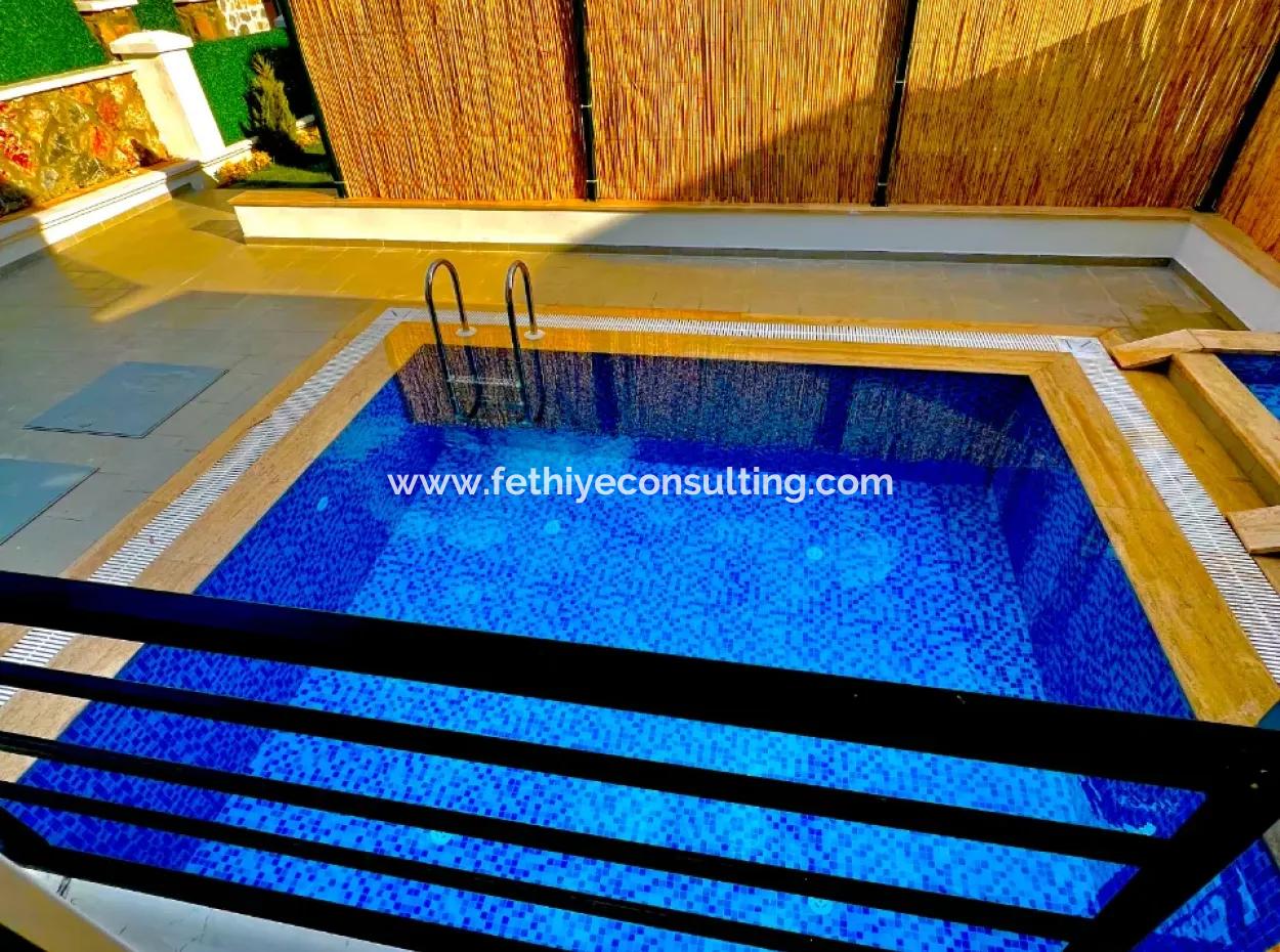 Marmaris Çetibeli Mahallesinde Tam Müstakil Yüzme Havuzlu 3 Oda 1 Salon 3 Banyo Ultra Lüks Günlük Kiralık Villa