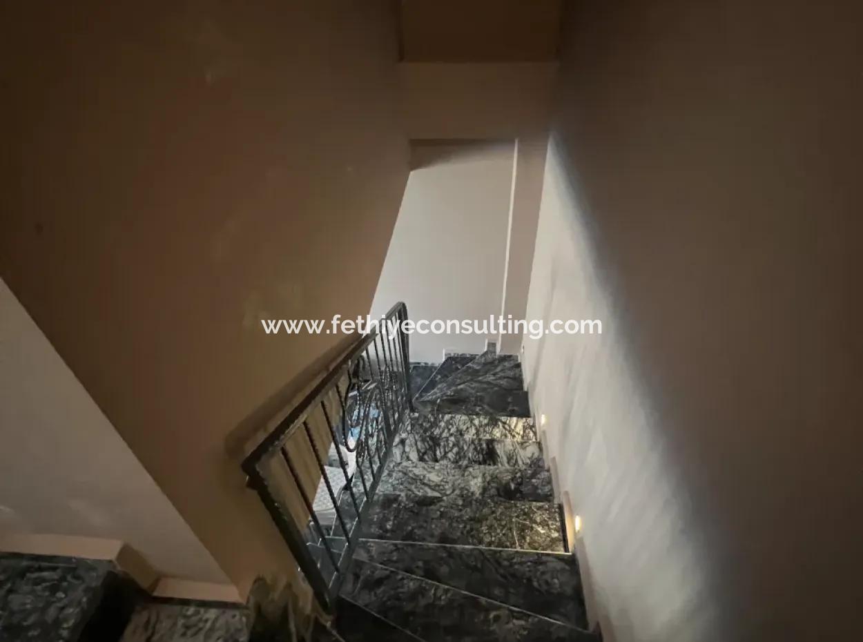 Marmaris Çetibeli Mahallesinde Tam Müstakil Yüzme Havuzlu 3 Oda 1 Salon 3 Banyo Ultra Lüks Günlük Kiralık Villa