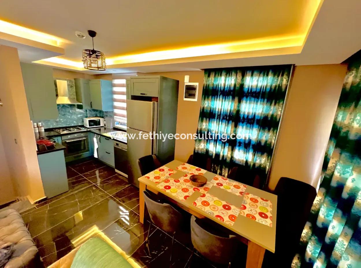 Marmaris Çetibeli,Nde 780M2 Arsa İçerisinde 3 Adet Yüzme Havuzu Ve Çocuk Havuzu Ve Bakıcı Evi Mevcut  Satılık Villa