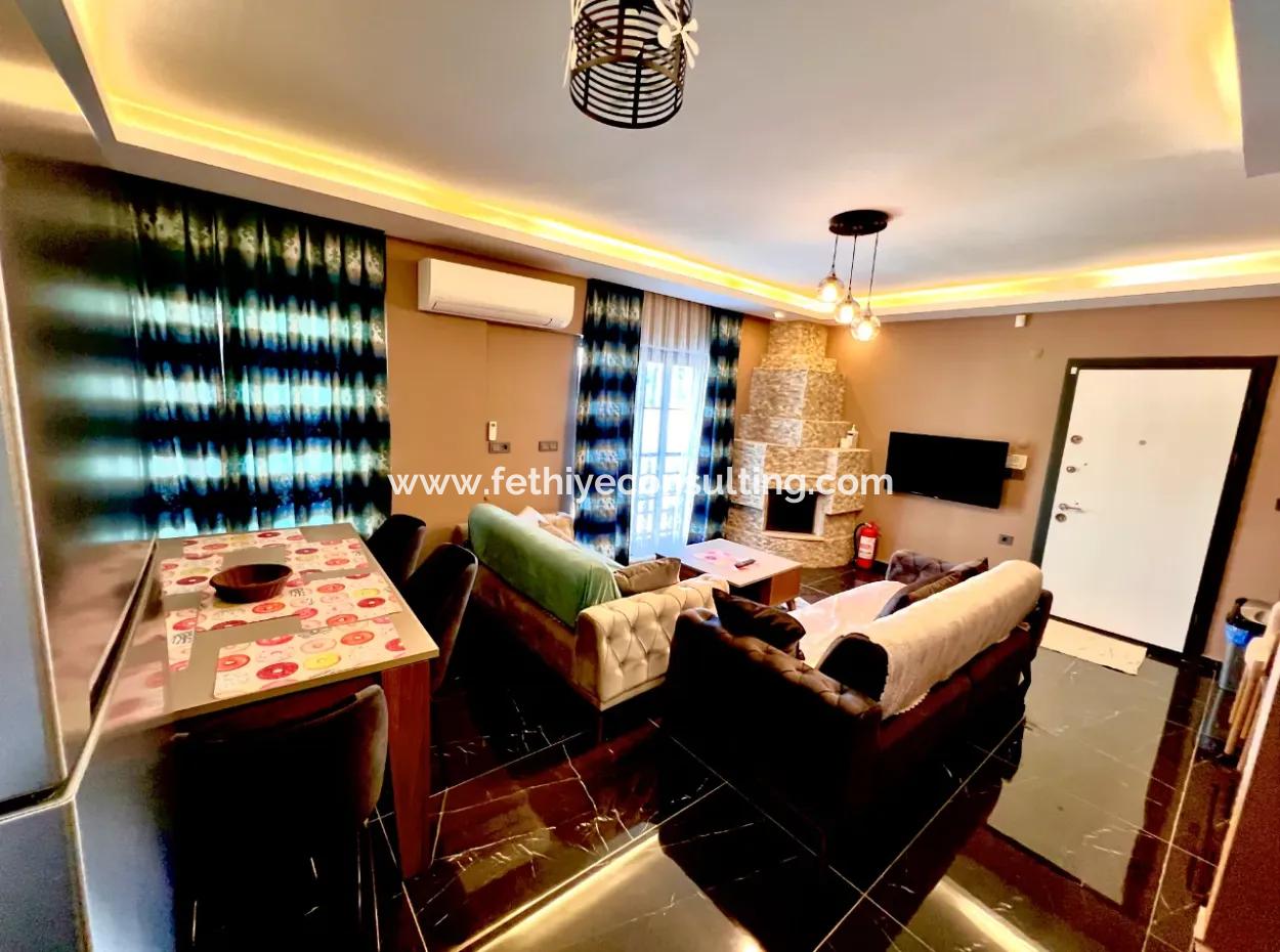 Marmaris Çetibeli,Nde 780M2 Arsa İçerisinde 3 Adet Yüzme Havuzu Ve Çocuk Havuzu Ve Bakıcı Evi Mevcut  Satılık Villa