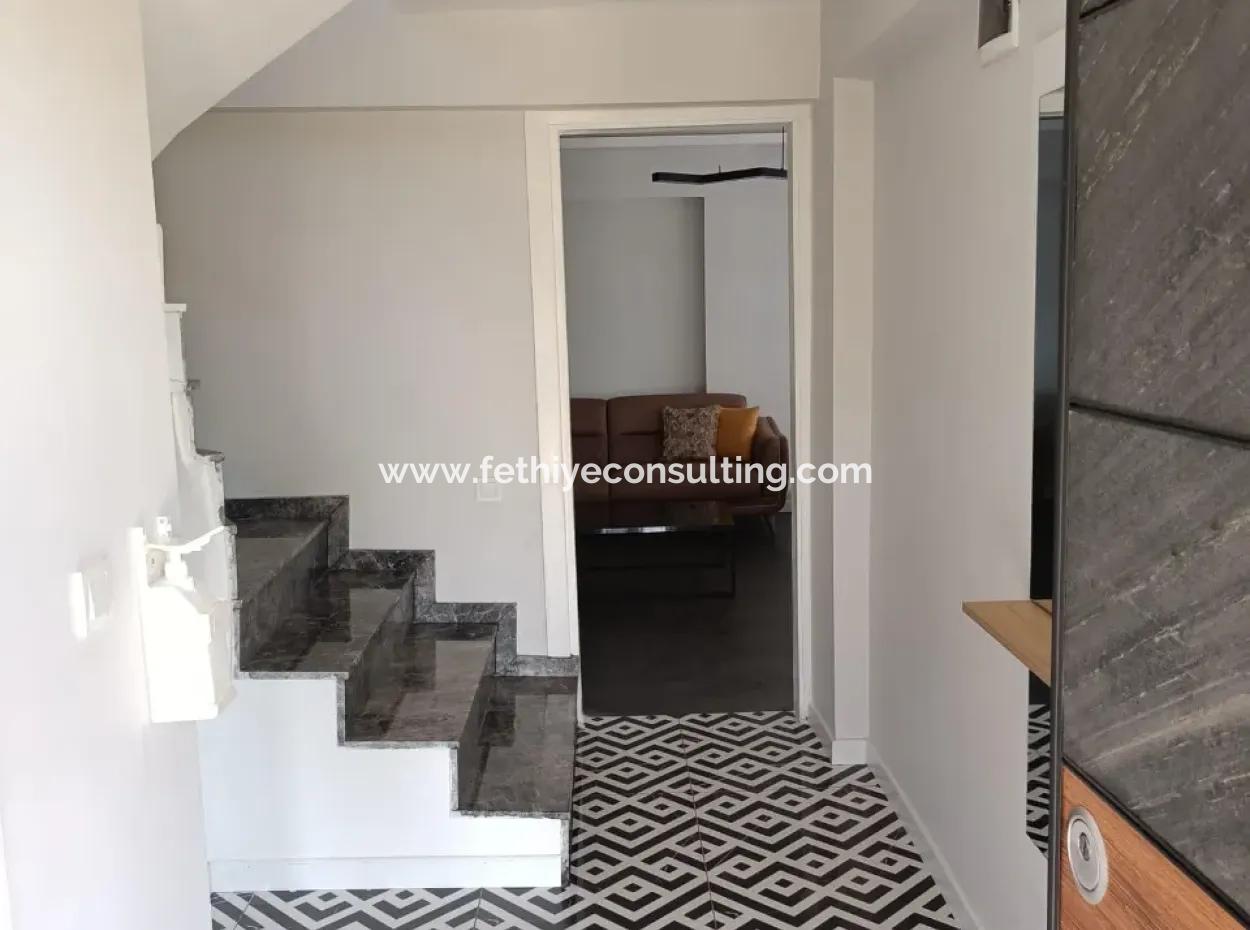 Marmaris Söğüt Köyünde Muhteşem Deniz Manzaralı Yüzme Havuzlu Otoparklı 3 Oda 1 Salon Bahçeli 200M2 Kullanım Alanı Mevcut Satılık Villa