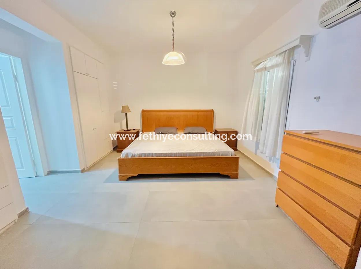 Denize Sadece Bir Kaç Adım Uzaktasınız.denize Sıfır Daire