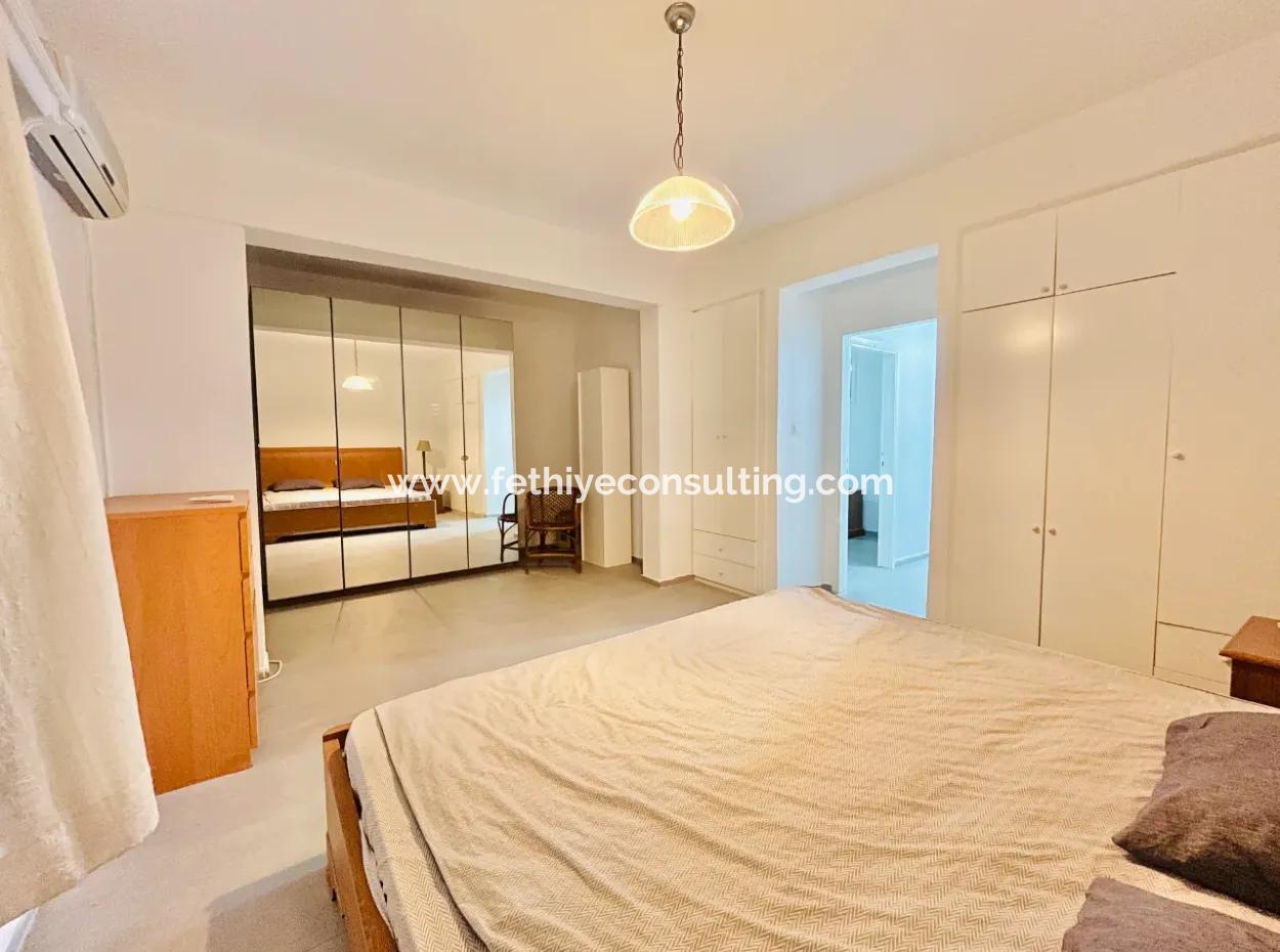 Denize Sadece Bir Kaç Adım Uzaktasınız.denize Sıfır Daire