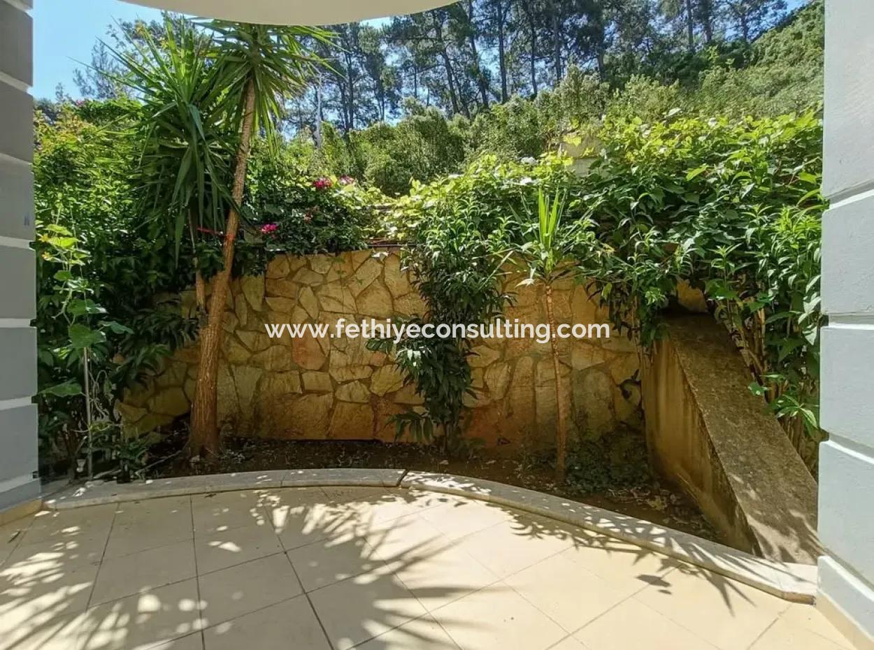 Marmaris İlçesi Beldibi Mahallesi Doğa Manzaralı Yüzme Havuzlu Site İçerisinde 3+1 Bahçe Dubleks Satılık Daire