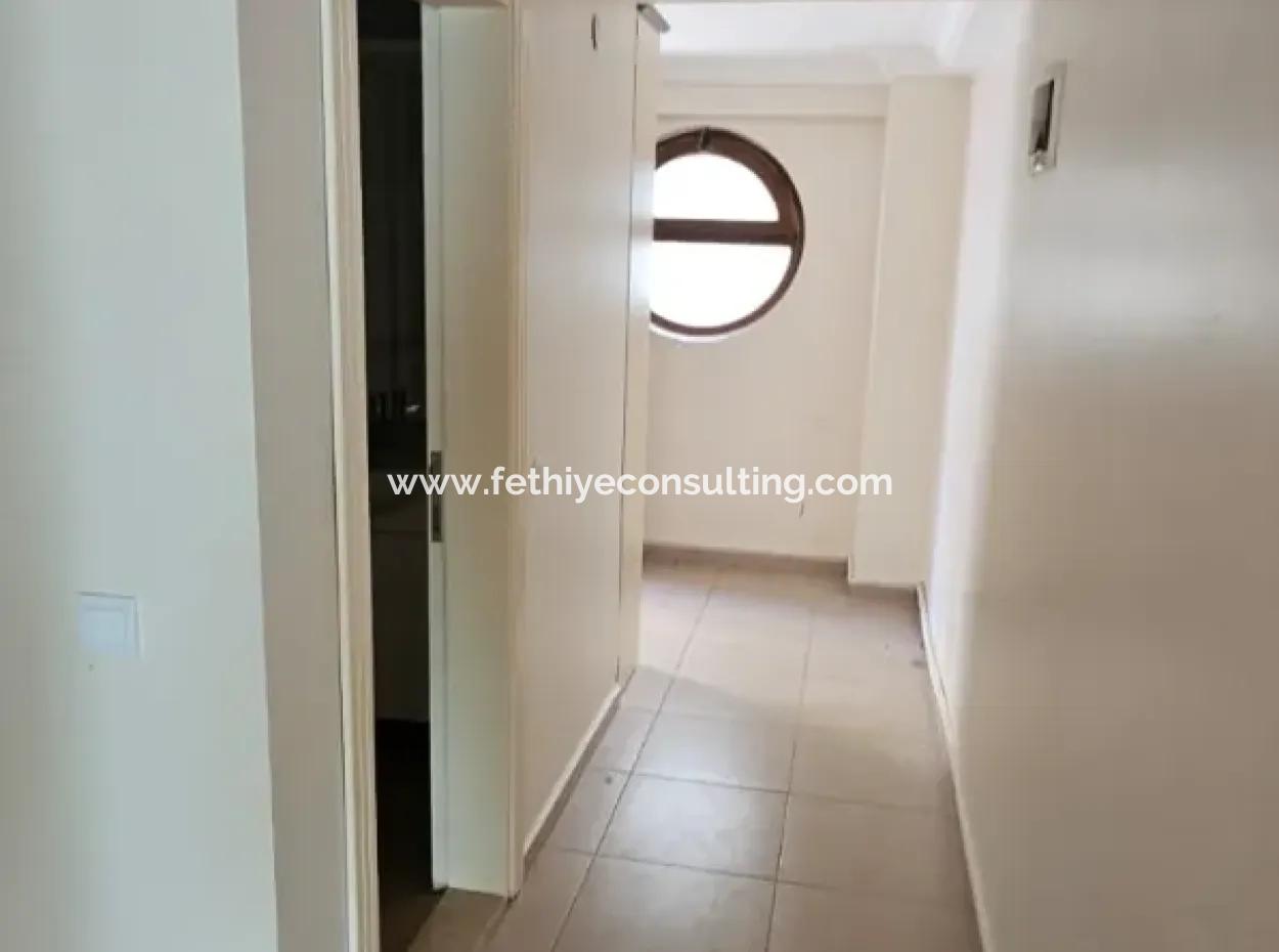 Marmaris Siteler Mahallesi’nde 3+1 Havuzlu Kiralık Lüks Daire