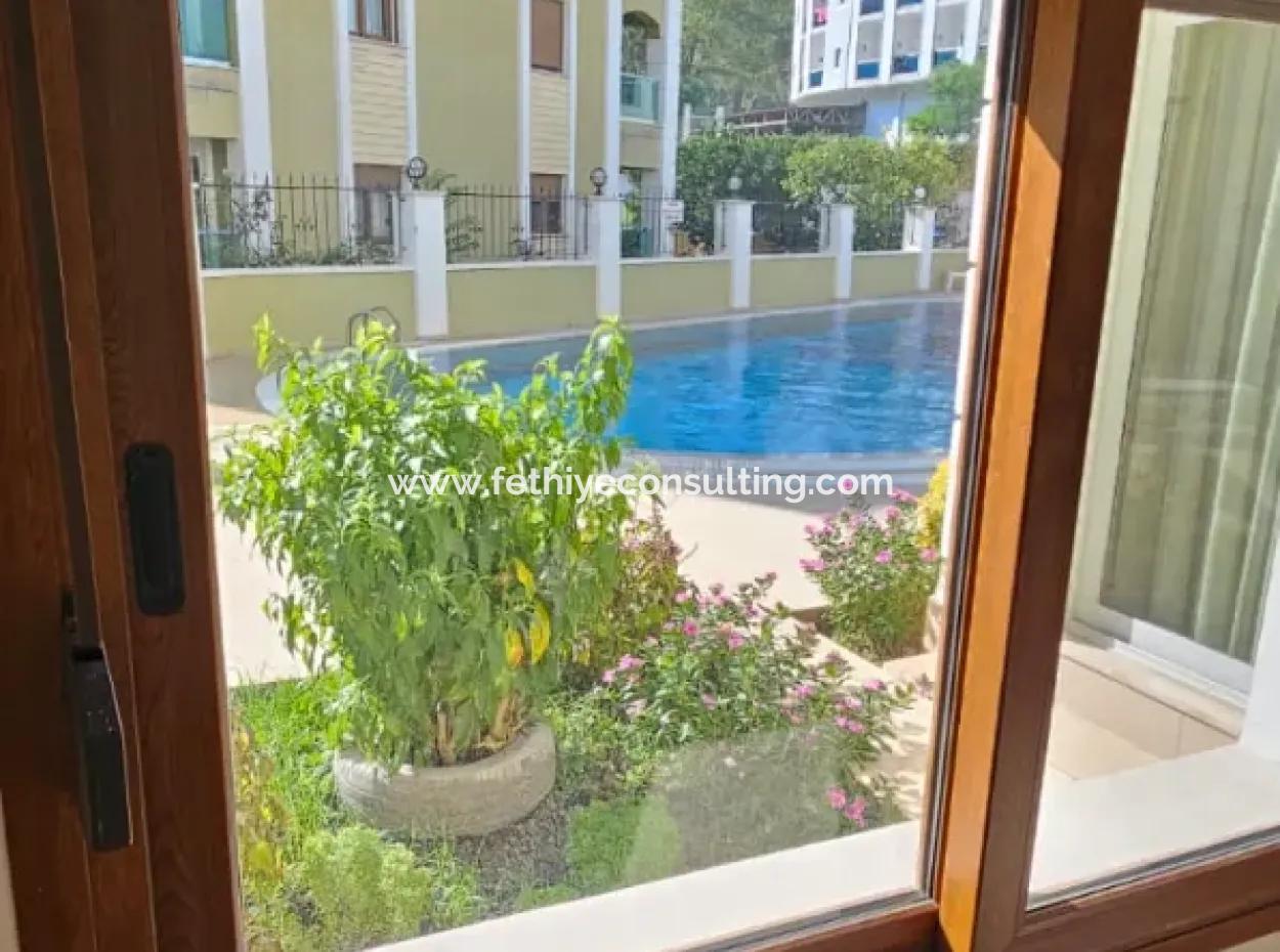 Marmaris Siteler Mahallesi’nde 3+1 Havuzlu Kiralık Lüks Daire