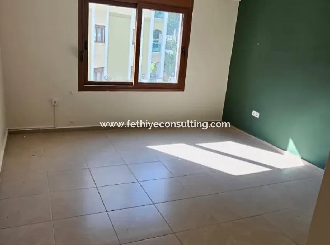 Marmaris Siteler Mahallesi’nde 3+1 Havuzlu Kiralık Lüks Daire