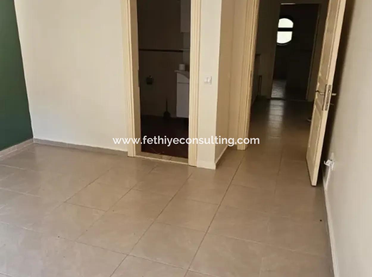 Marmaris Siteler Mahallesi’nde 3+1 Havuzlu Kiralık Lüks Daire