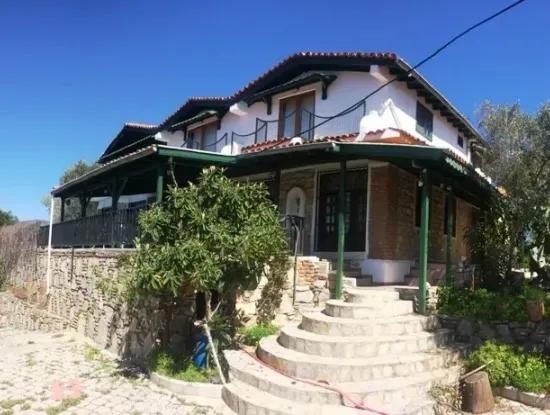 Gökova Bölgesinde Satılık Yüzme Havuzlu 8 Oda Taş Villa 740M2 Arsa