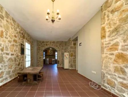 Eski Datça Köyünde Tam Müstakil 150M2 Arsa İçerisinde 4+1  Satılık Taş Villa